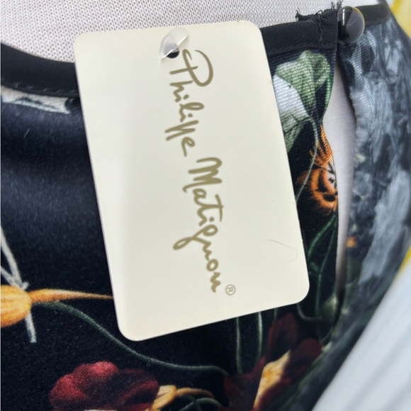 Pretty 3/4 slv light weight velvet top - Picture 9 of 13